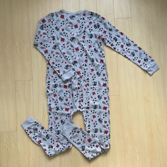 Drake General Store Shared History Canadiana Onesie Size M - Picture 3 of 5